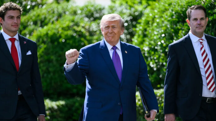 Donald Trump and Iranian officials amid ongoing US-Iran nuclear and ceasefire negotiations