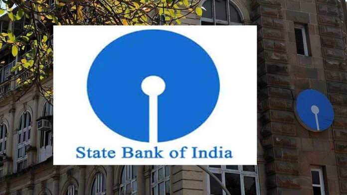 SBI bank branch closed notice displayed as customers prepare for possible banking disruptions in May 2026
