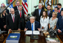 Trump Announces US-Iran Deal Completion, Orders End to Naval Blockade and Reopening of Strait of Hormuz President Donald Trump announces US-Iran agreement and reopening of the Strait of Hormuz